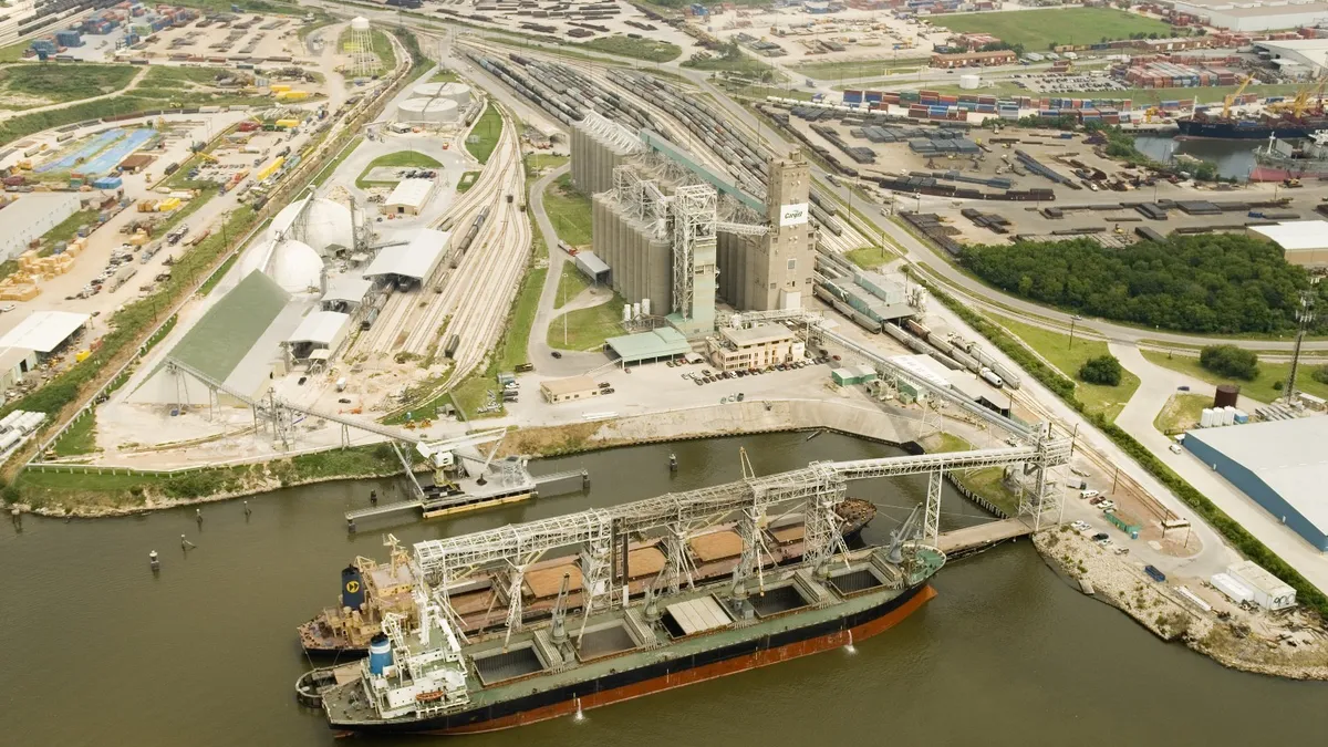 CHS Inc. and Cargill, two of the nation’s leading agribusinesses, announce intent to expand the scope of their joint venture, TEMCO LLC, by adding the Cargill-owned export grain terminal in Houston, T